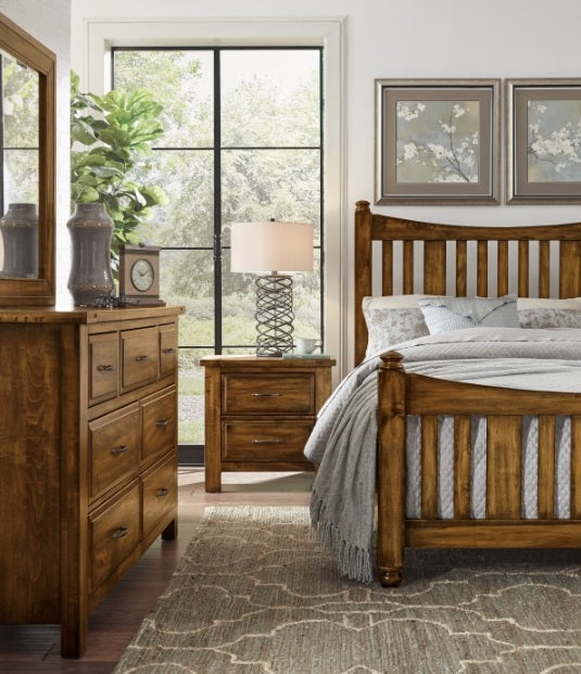 Vaughan-Bassett Maple Road Queen Slat Poster Bed in Antique Amish