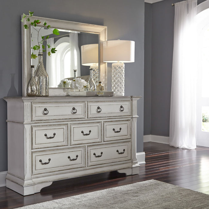 Abbey Park King California Sleigh Bed, Dresser & Mirror