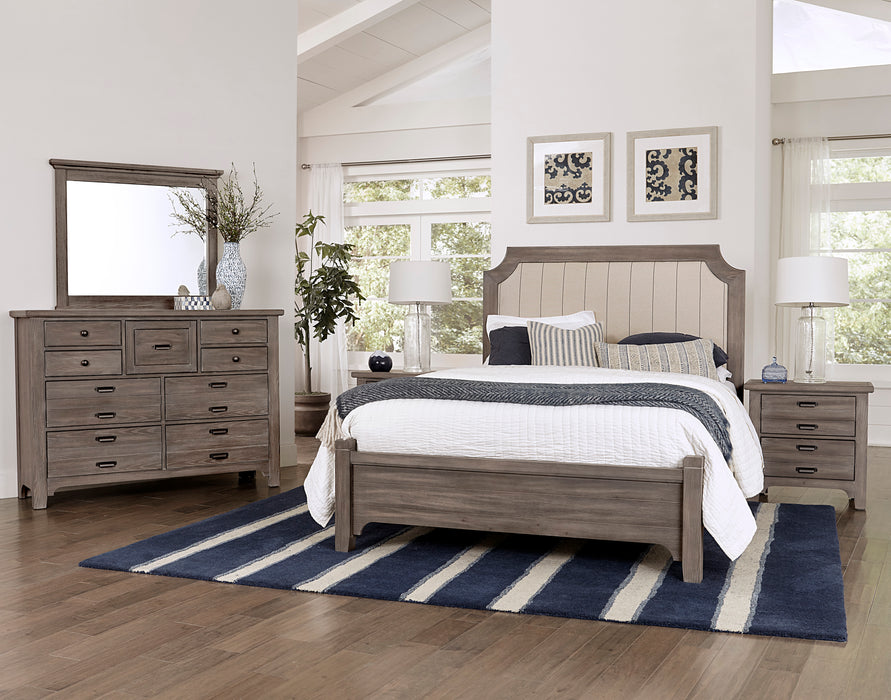Vaughan-Bassett Bungalow Queen Upholstered Bed in Folkstone