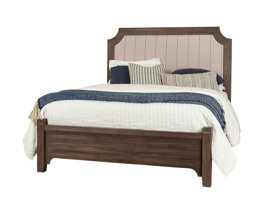 Vaughan-Bassett Bungalow Queen Upholstered Bed in Folkstone