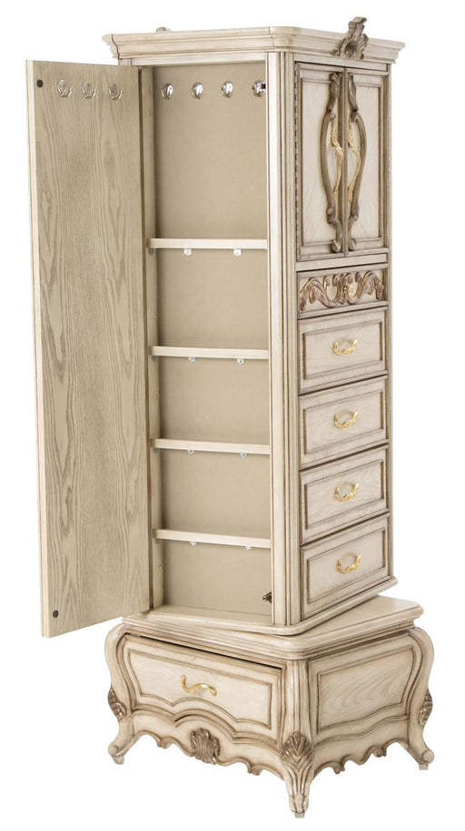 Platine de Royale Lingerie Chest in Champagne image